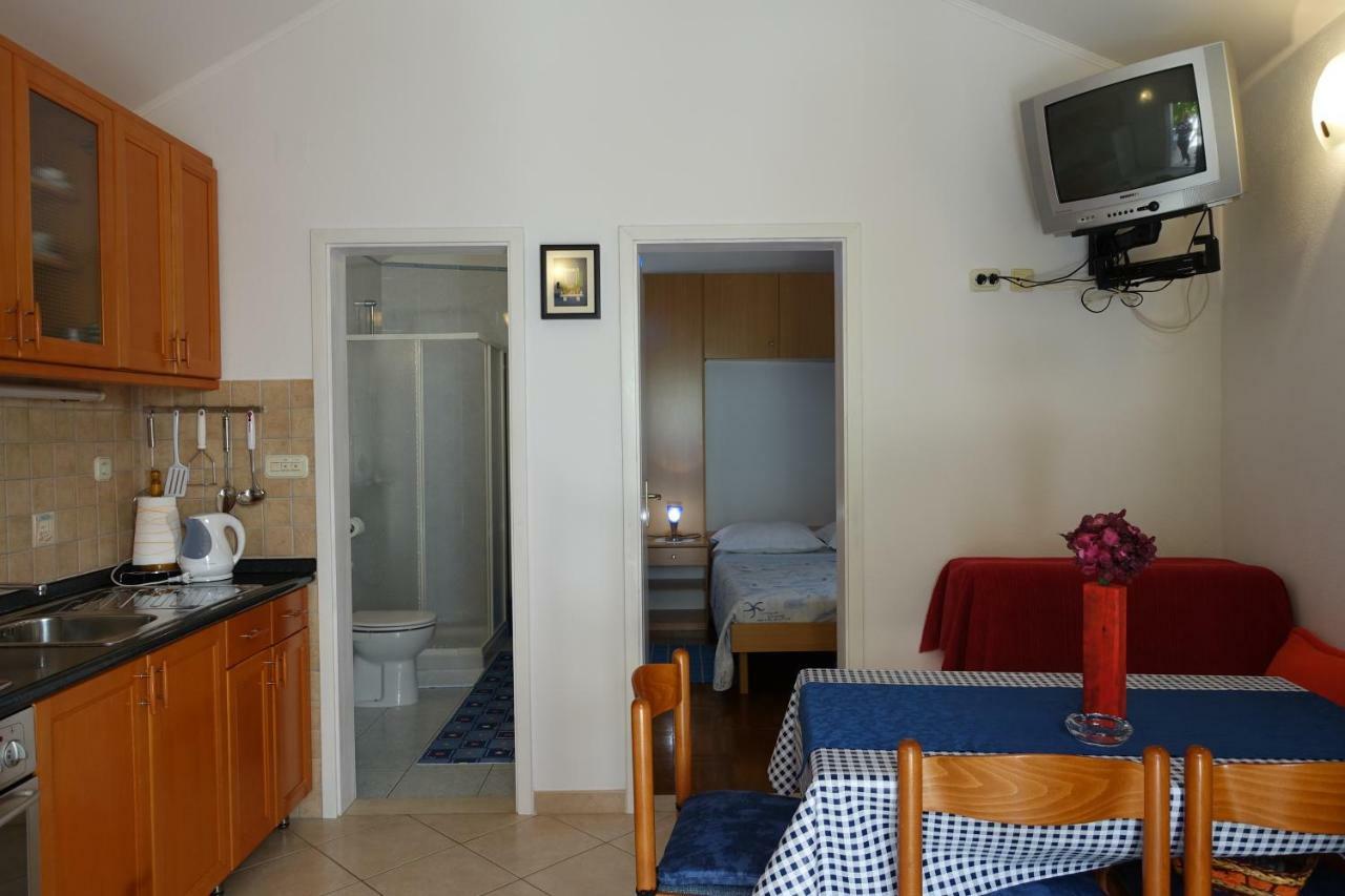 Apartments Ivic Bol Zimmer foto